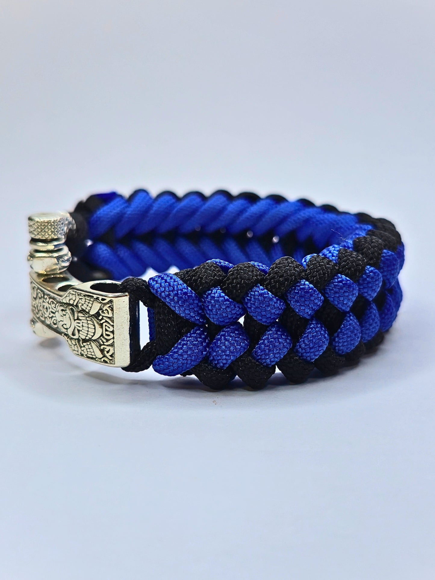 Paracord Armband mit Wikinger-Verschluss