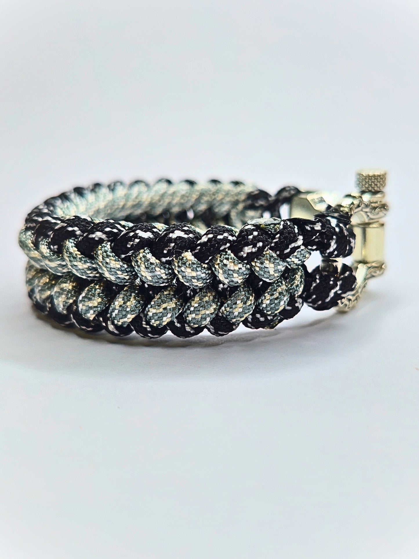 Paracord Armband mit Wikinger-Verschluss