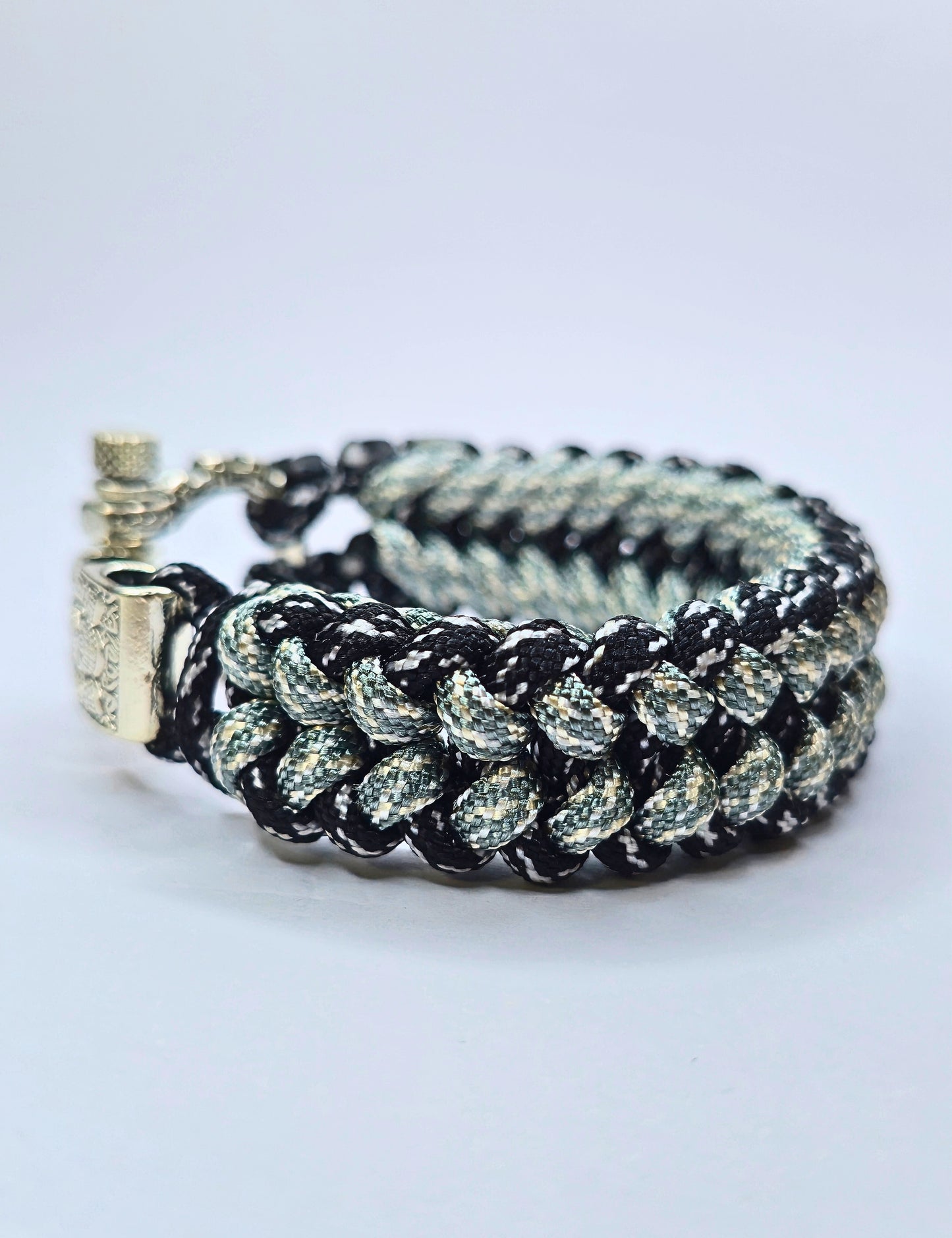 Paracord Armband mit Wikinger-Verschluss