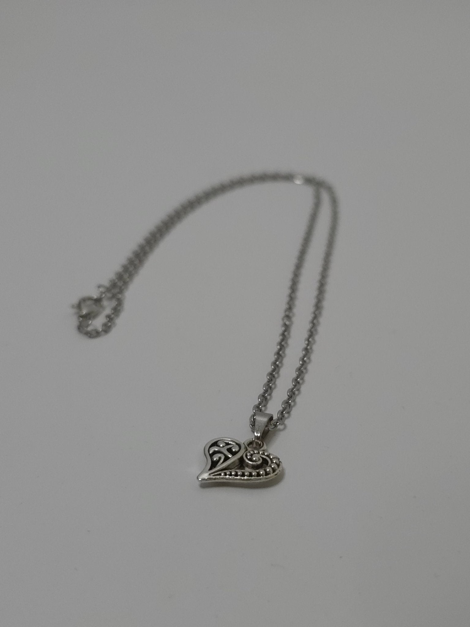 Curve & Love – Handgefertigte Herz-Halskette - A&BONGASchmuckA&BONGA