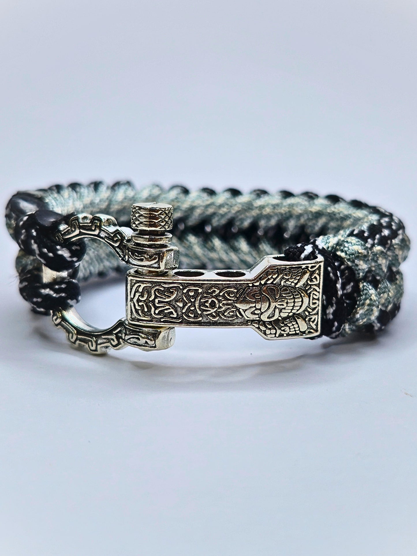 Paracord Armband mit Wikinger-Verschluss