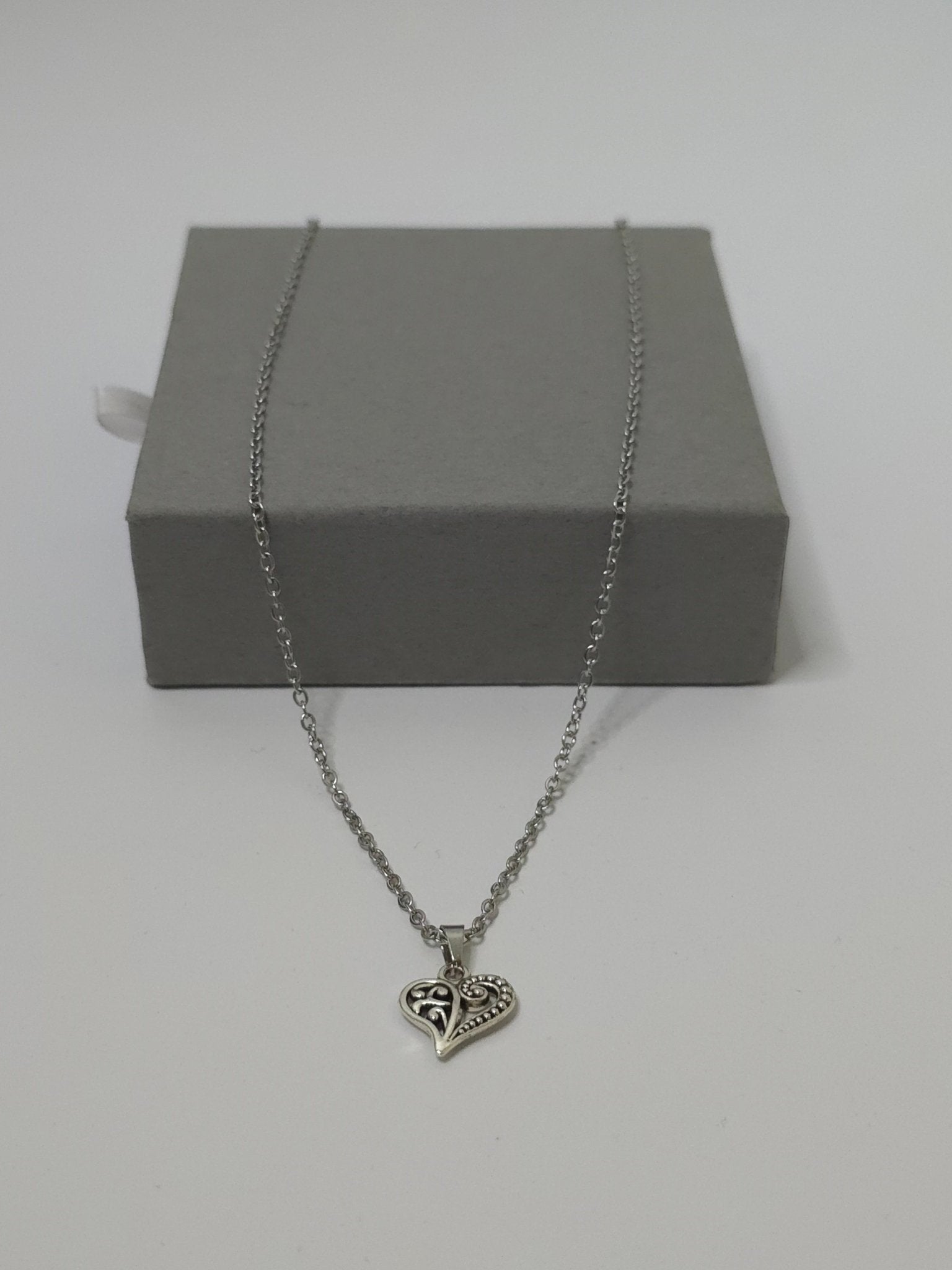 Curve & Love – Handgefertigte Herz-Halskette - A&BONGASchmuckA&BONGA