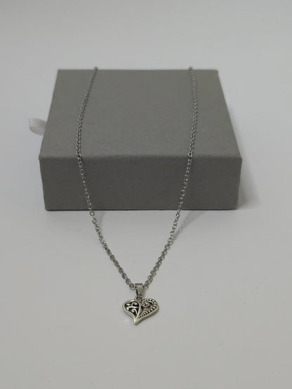 Curve & Love – Handgefertigte Herz-Halskette - A&BONGASchmuckA&BONGA